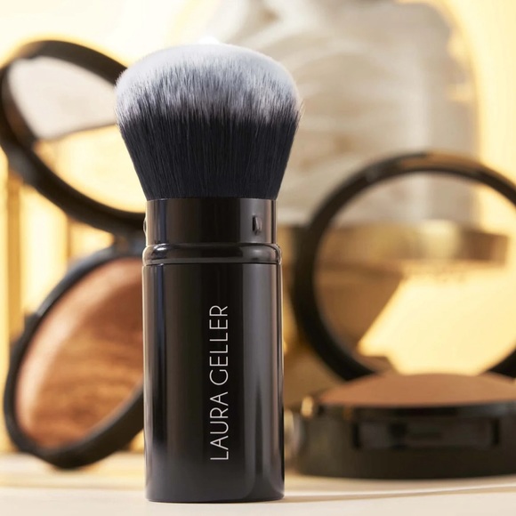 NEW Laura Geller Retractable Airbrush Kabuki Brush - Picture 1 of 5
